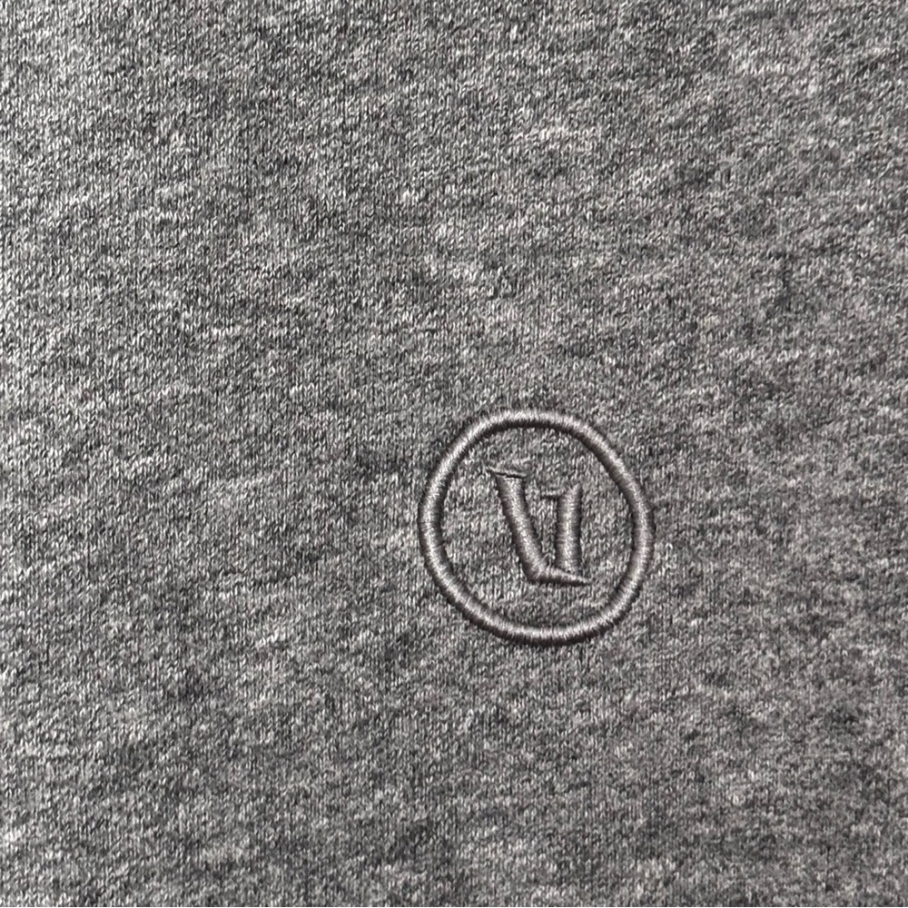 Vuori Cypress Logo Crew Crewneck Sweatshirt Men's Heather Grey Size Large - Picture 9 of 12